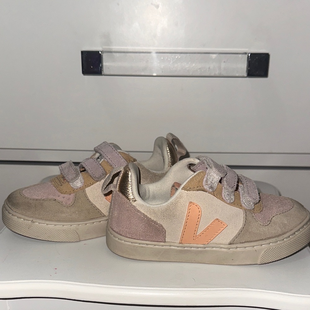 Veja Kids' Beige and Metallic Sneakers pink and purple